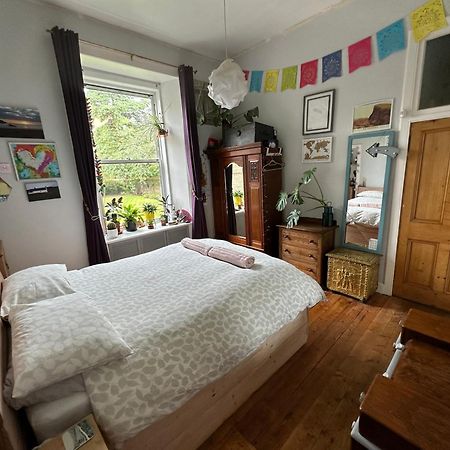 Quirky Apartment In Leith エディンバラ エクステリア 写真